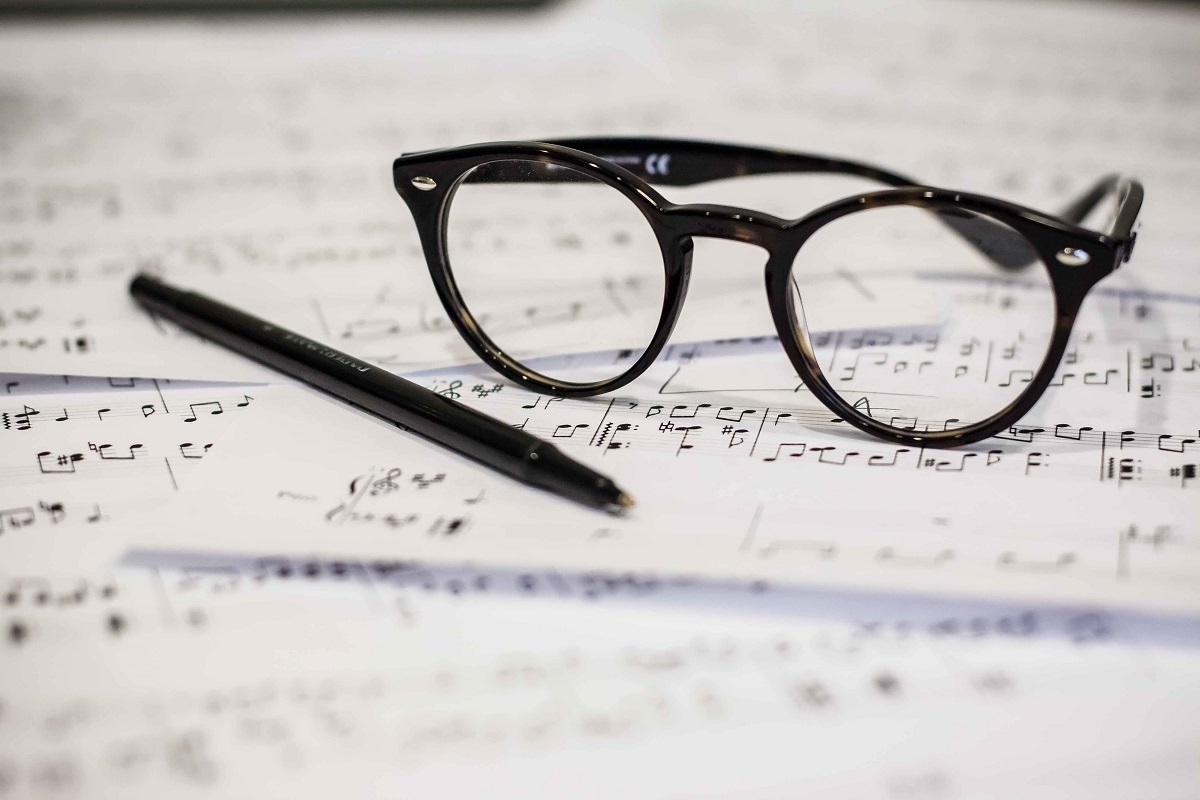 GENERAL - sheet music glasses